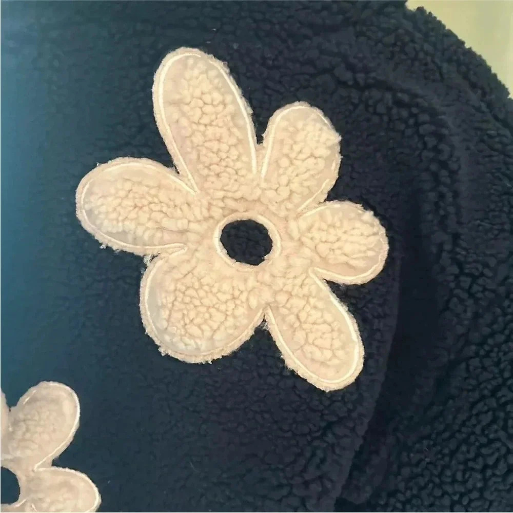 *Final Price* BLANK NYC Luxury Sherpa Floral Patch NWT Large Revolve Shacket - Picture 6 of 9